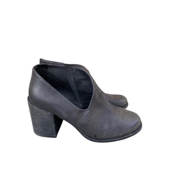 Free People Black Heeled Boots with Sleek Design size 39 - Picture 3 of 6